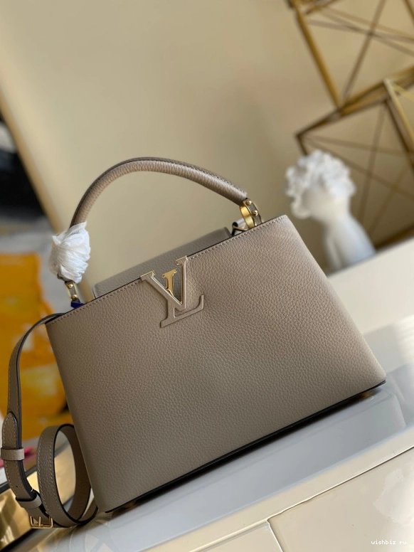 WIS VUITTON LOUIS MM CAPUCINES 1223